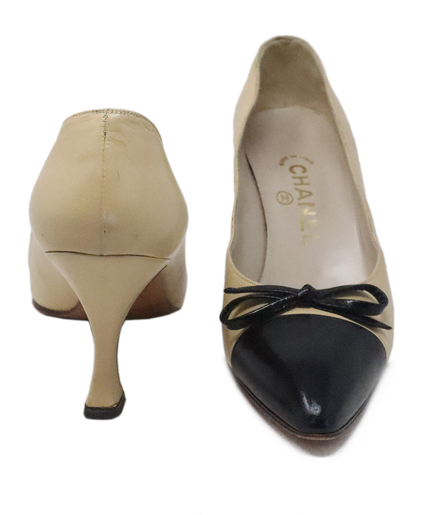 Chanel Vintage Beige & Black Leather Heels 2