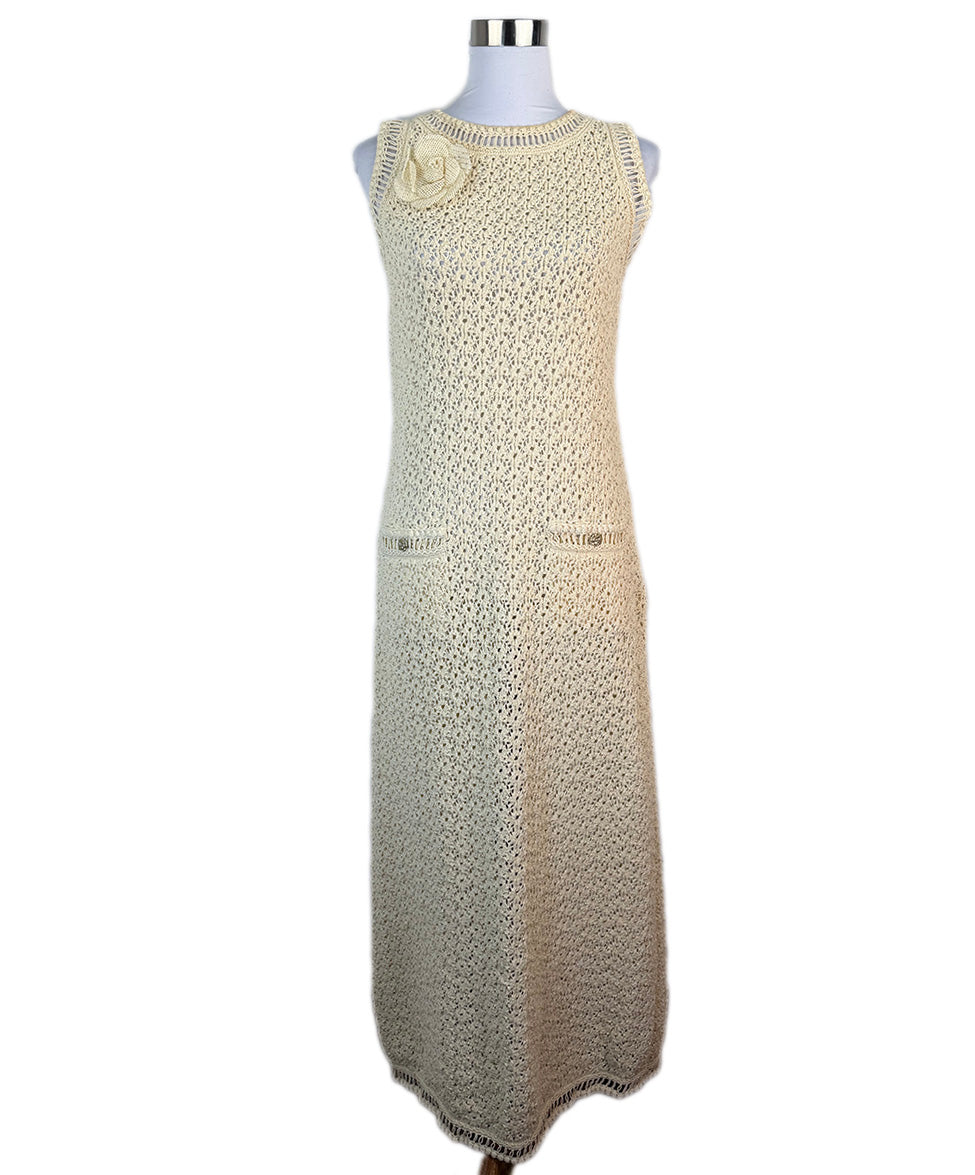 Chanel Cream Sleeveless Crochette Camellia Sleeveless Dress sz 8 l Michael's Luxury Consignment Michael's Consignment NYC Chanel Cream Sleeveless Crochette Camellia Sleeveless Dress sz 8 l Michael's Luxury Consignment Michael's Consignment NYC