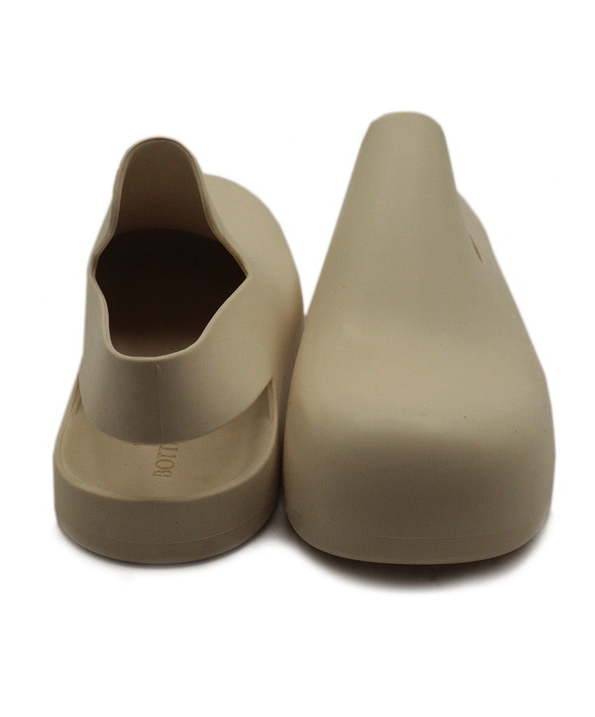 Bottega Veneta Neutral Ivory Rubber Clogs 2