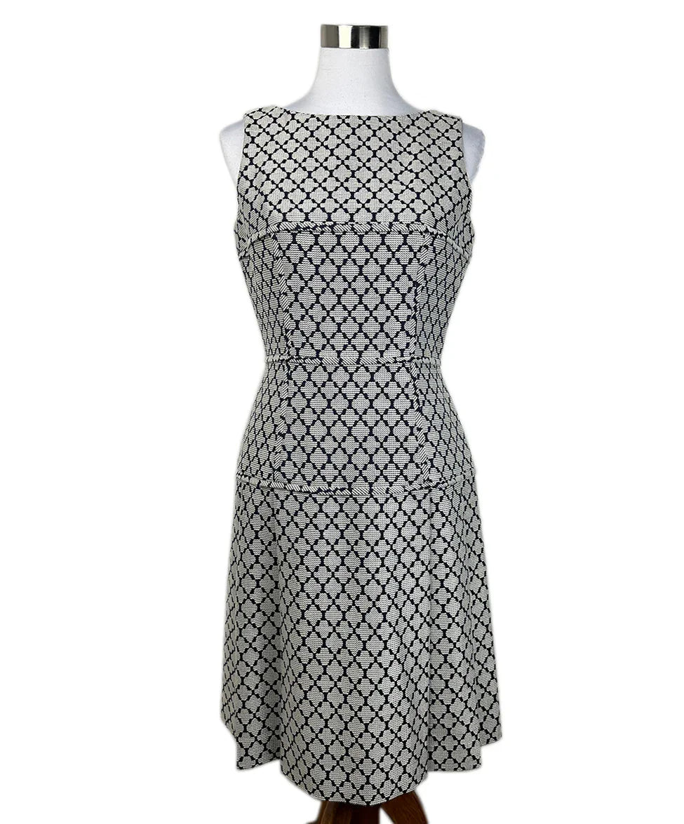 Carolina Herrera l Michael's Luxury Consignment  Michael's Consignment NYC