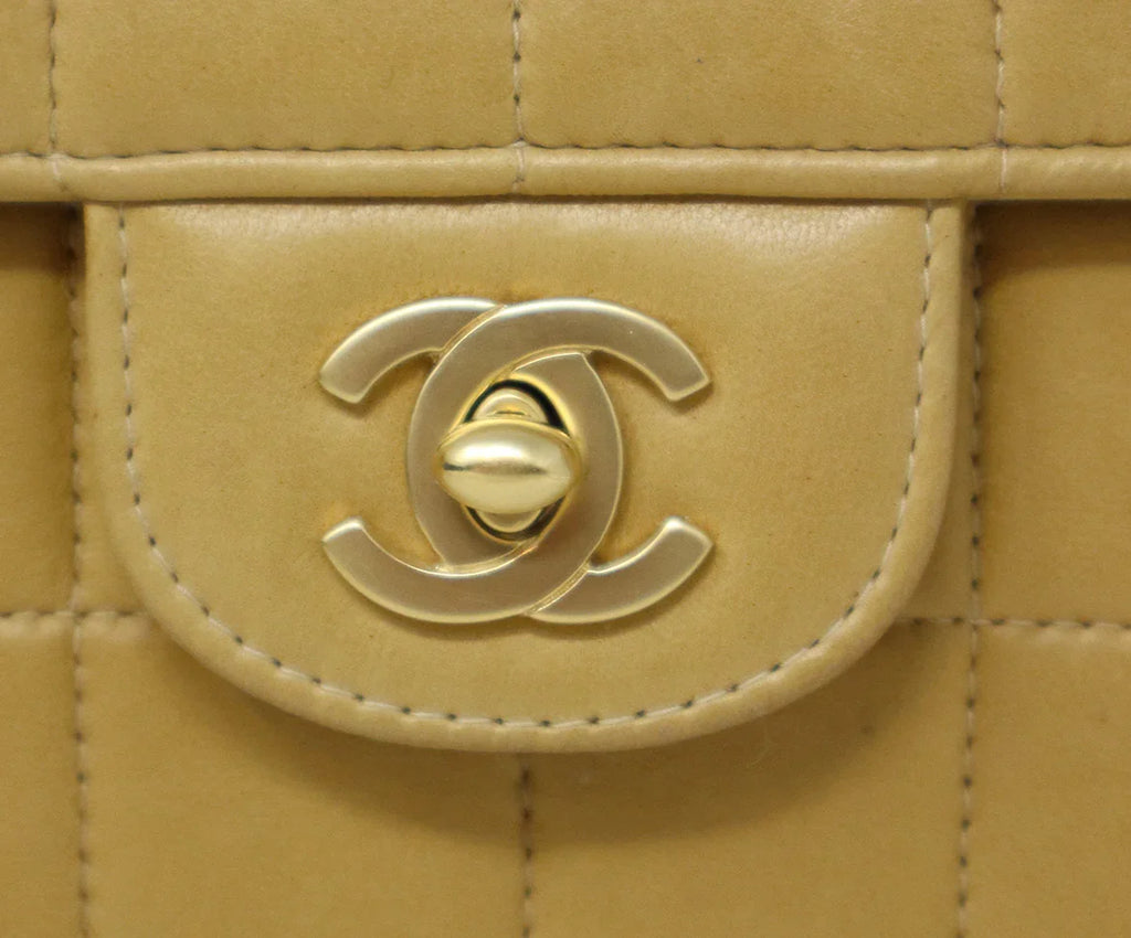 Chanel Vintage Beige Quilted Leather Shoulder Bag - Michael's Consignment NYC