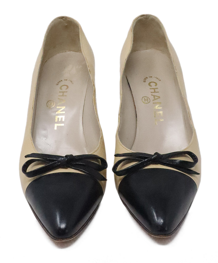 Chanel Vintage Beige & Black Leather Heels 3