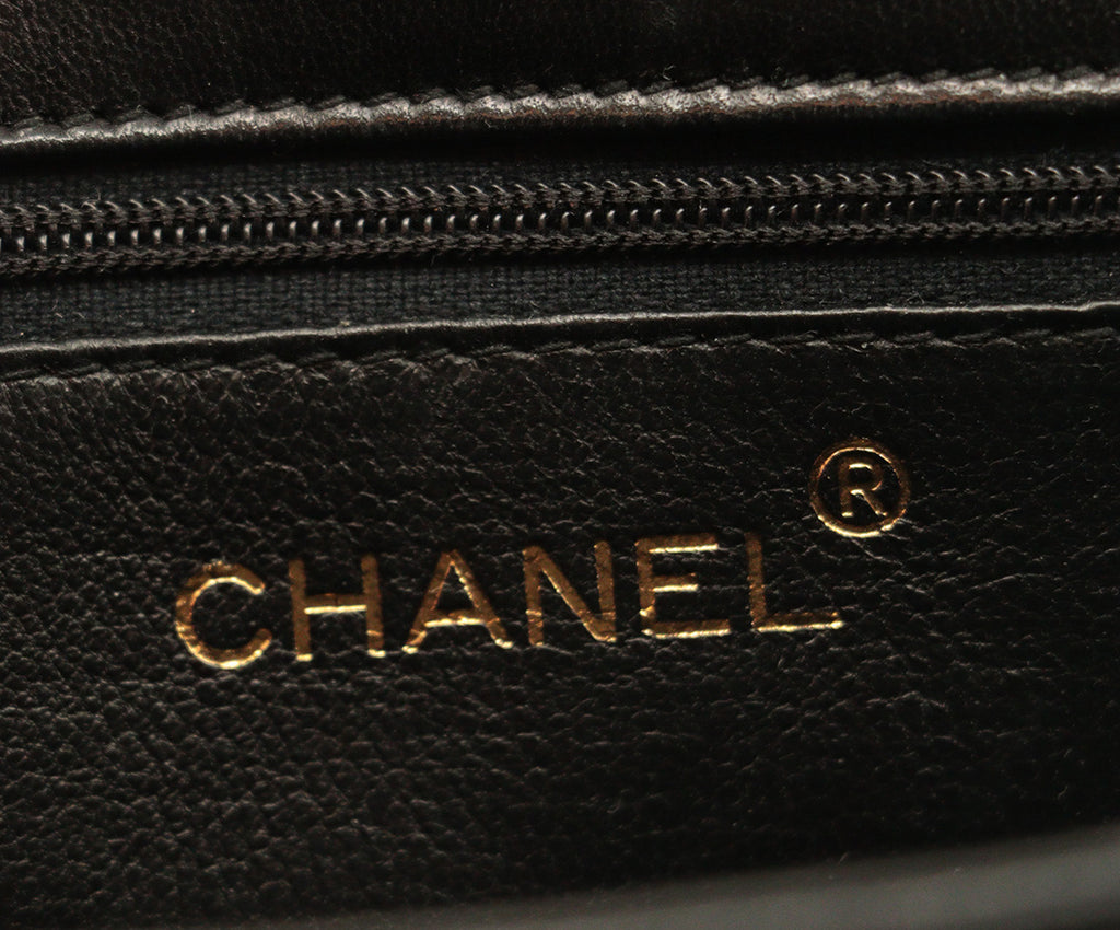 Chanel Black Lizard Skin With Gold Hardware Vintage Handbag 9