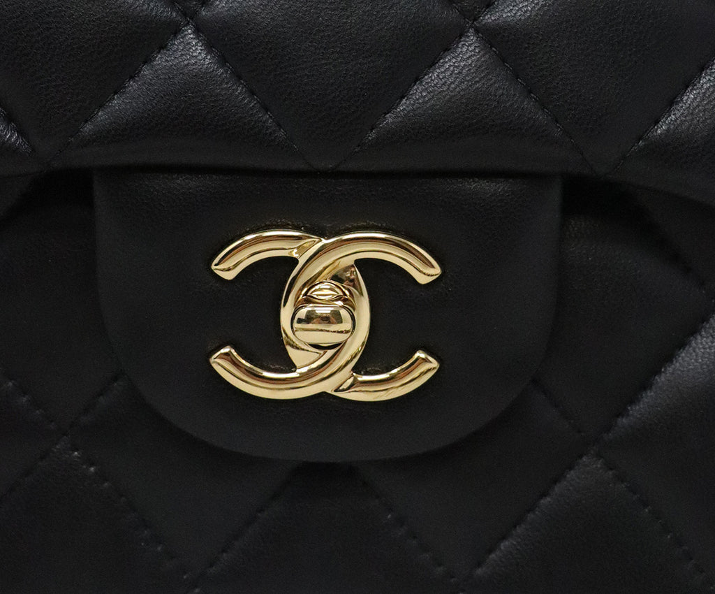 Chanel Black Lambskin Quilted Shoulder Bag 8