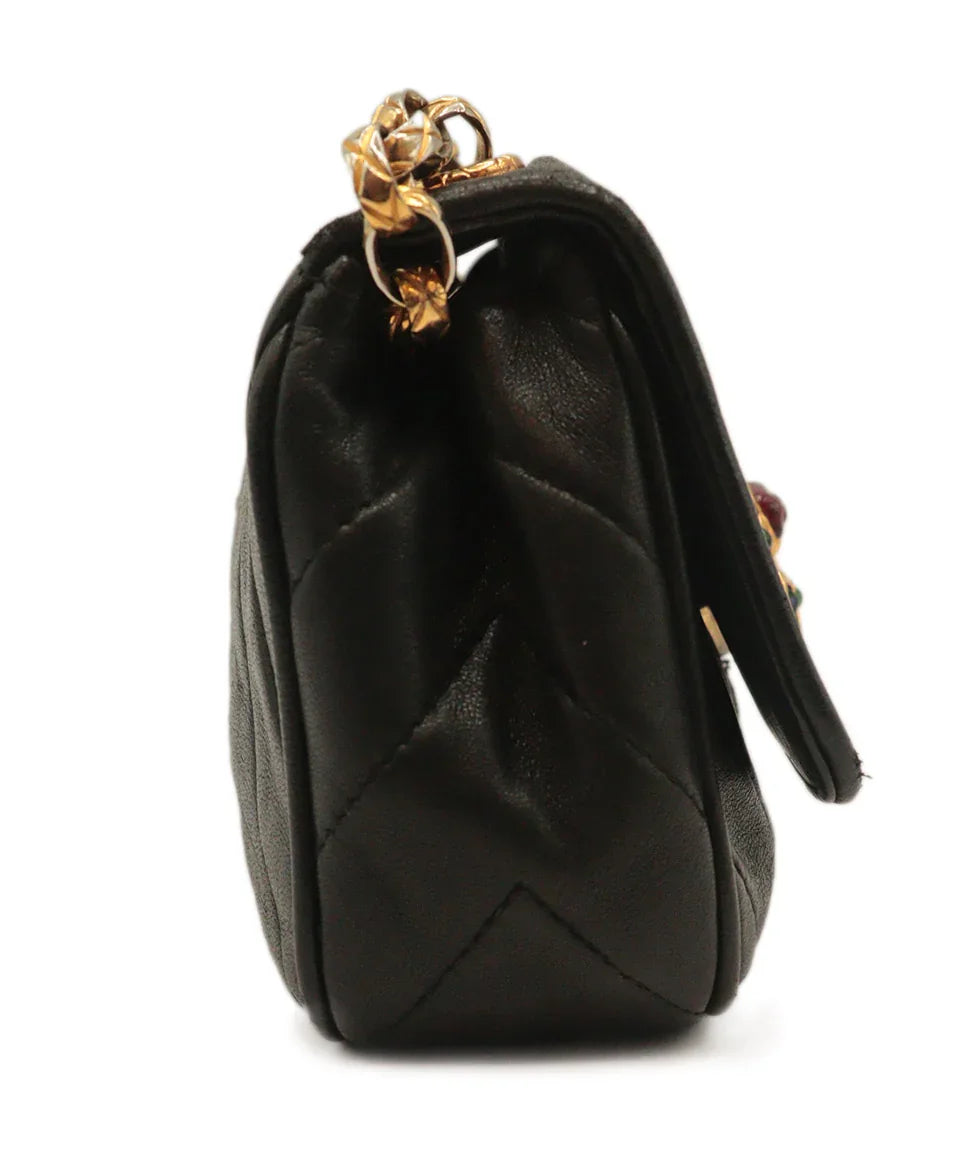 Chanel Vintage Black Lambskin & Gripox Hardware Crossbody l