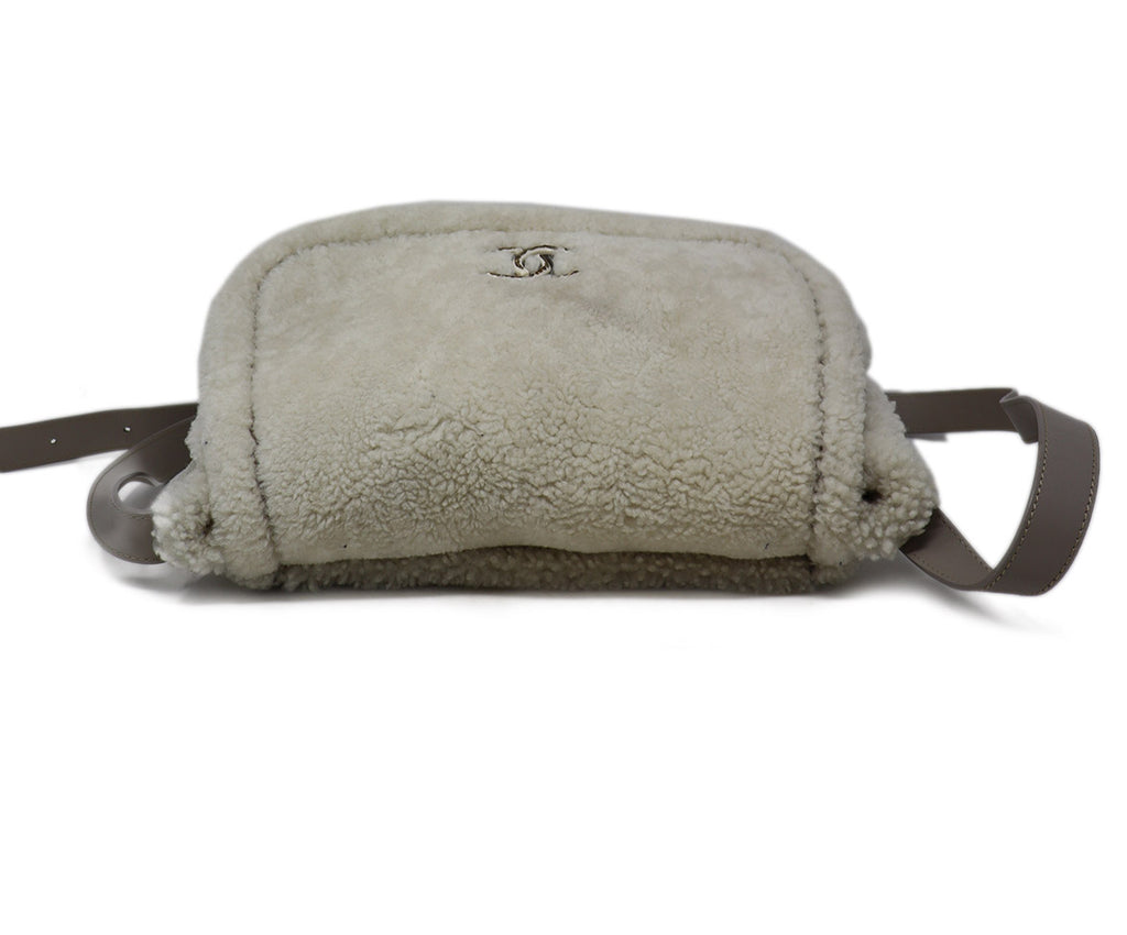 Chanel Grey Suede & White Shearling Crossbody 4