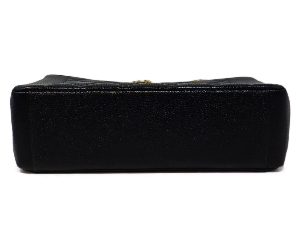 Chanel Vintage Black Caviar Leather Medium Diana Bag 3