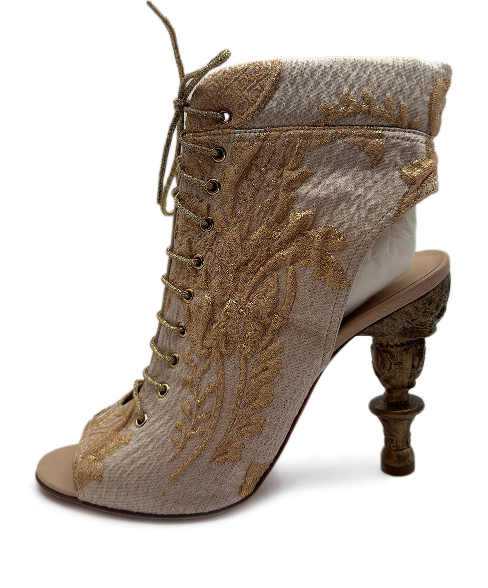 CHANEL Cruise 2013 Metallic Gold Brocade Heels w/ Floral Print