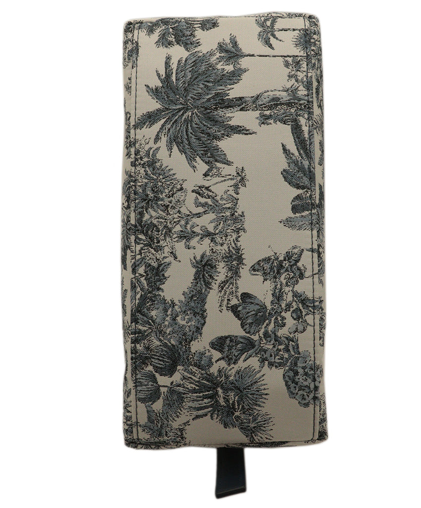 Christian Dior Navy Blue & White Medium TRavel Nomad Pouch 5