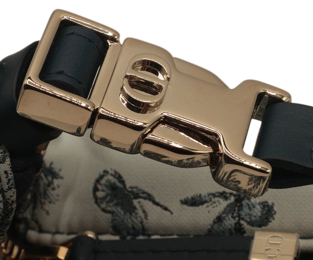 Christian Dior Navy Blue & White Medium TRavel Nomad Pouch 10