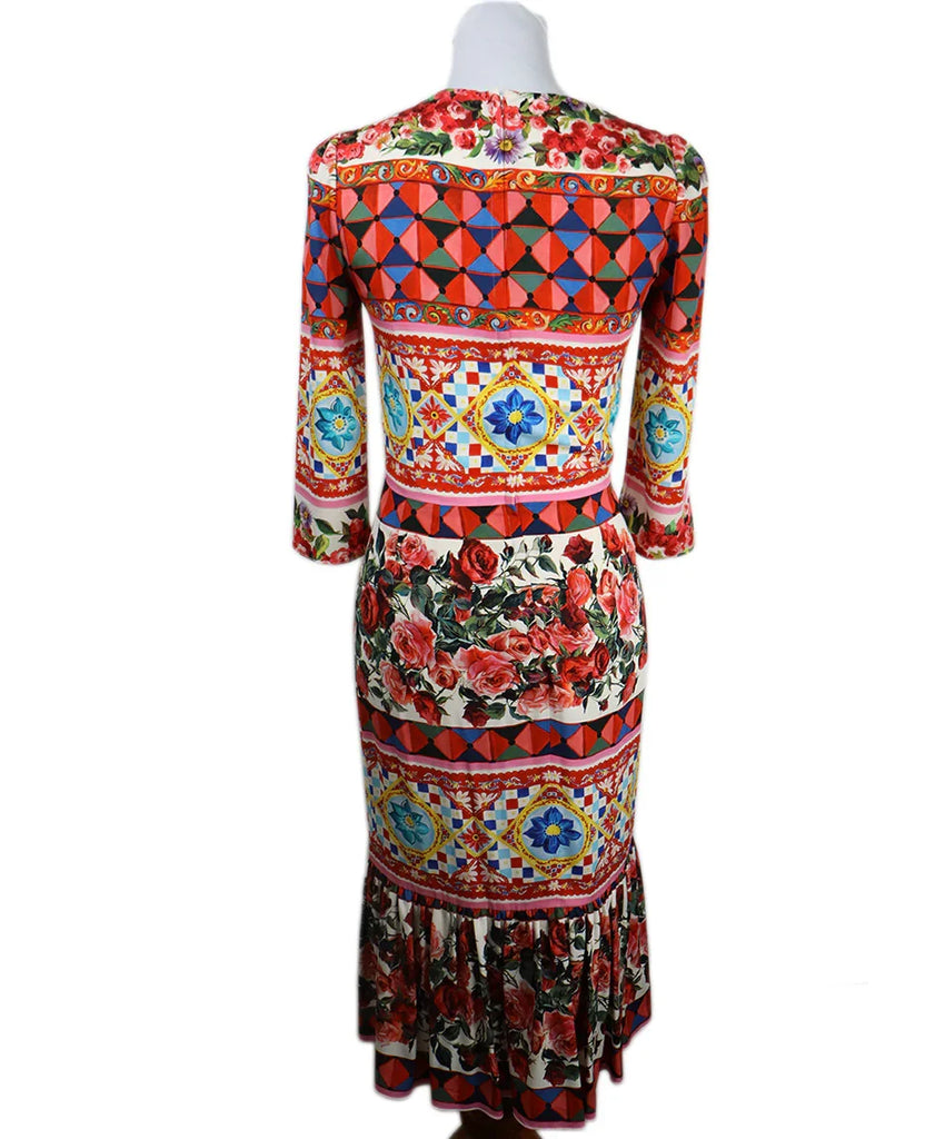 Dolce & Gabbana Red Blue Green Floral Silk Dress sz 4 l Michael's Luxury Consignment Michael's Consignment NYC Dolce & Gabbana Red Blue Green Floral Silk Dress sz 4 l Michael's Luxury Consignment Michael's Consignment NYC