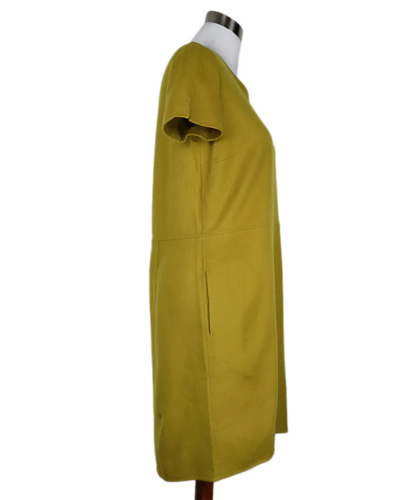 Loro Piana Chartreuse Cashmere Dress sz 8 l Michael's Luxury Consignment Michael's Consignment NYC Loro Piana Chartreuse Cashmere Dress sz 8 l Michael's Luxury Consignment Michael's Consignment NYC