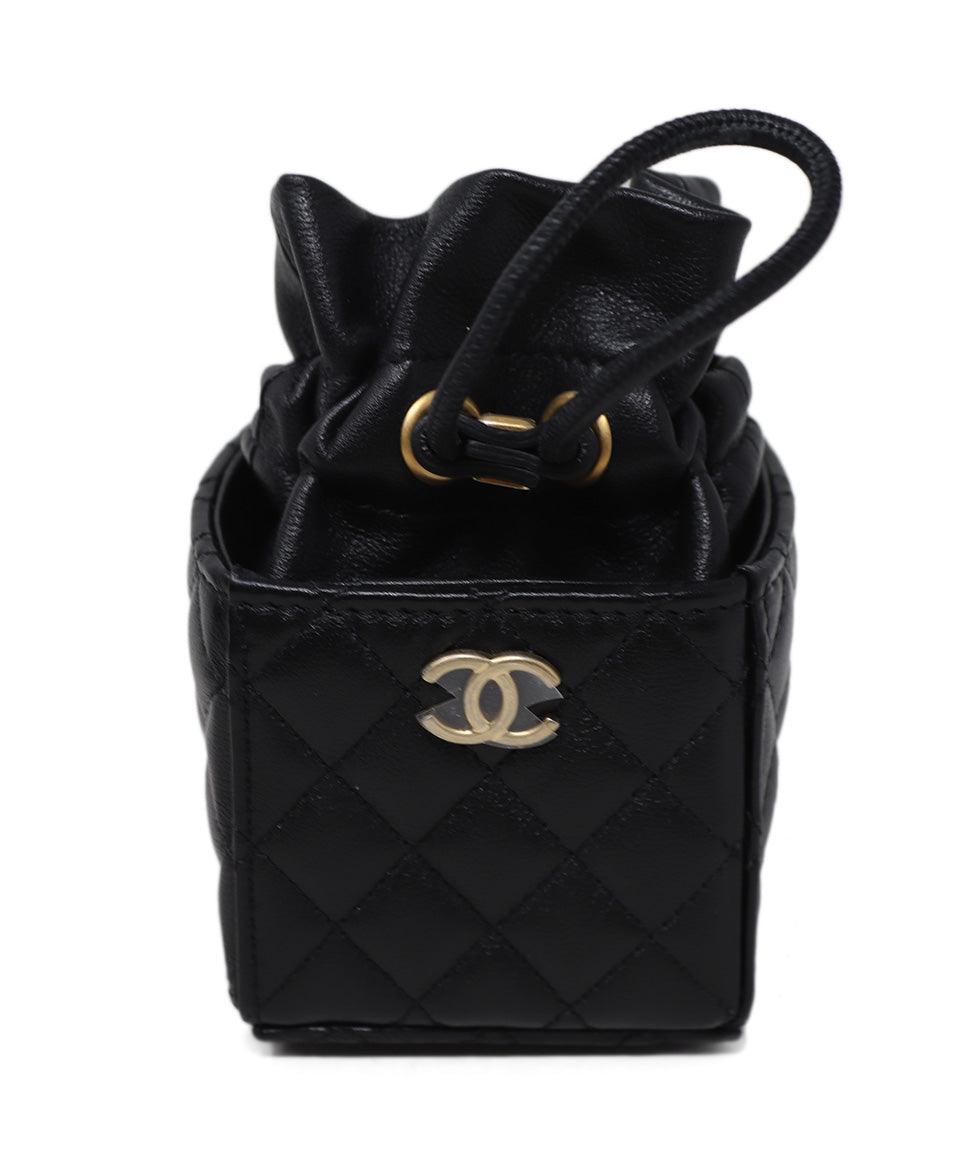 Chanel Vintage Black Patent CC Duffle Boston Bag 1996 For Sale at