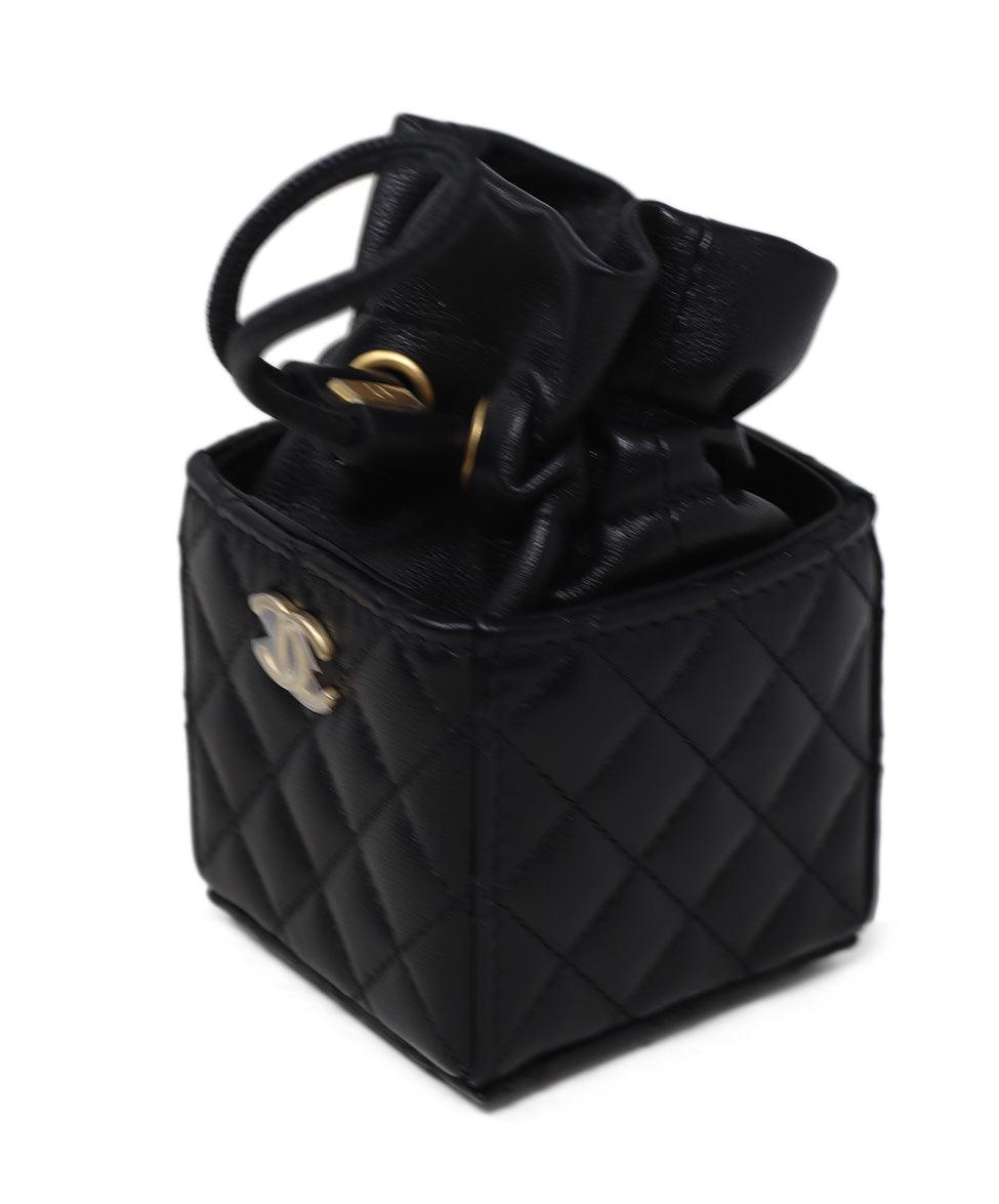 Chanel Black Leather Crossbody Bag – Michael's Consignment NYC