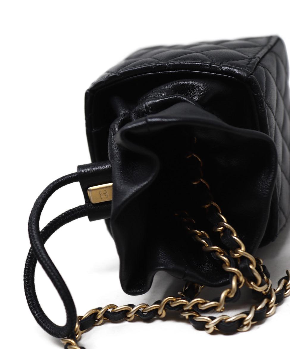 Chanel black discount leather crossbody bag
