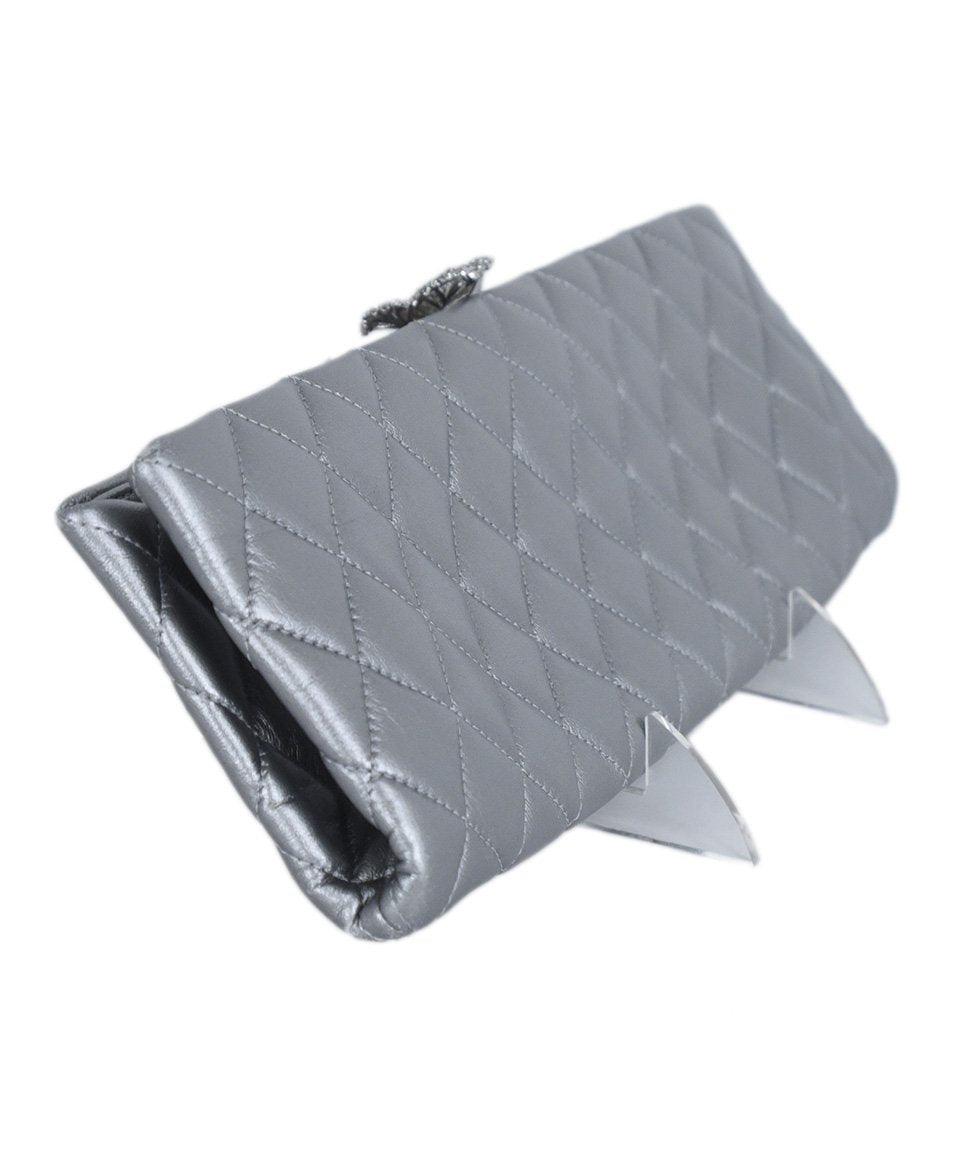 Chanel silver clutch shop