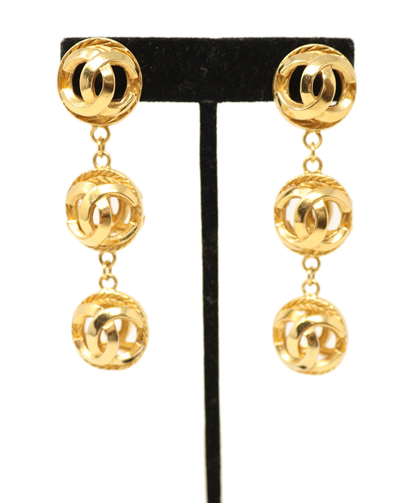 Chanel Gold Metal Clip on Earrings 